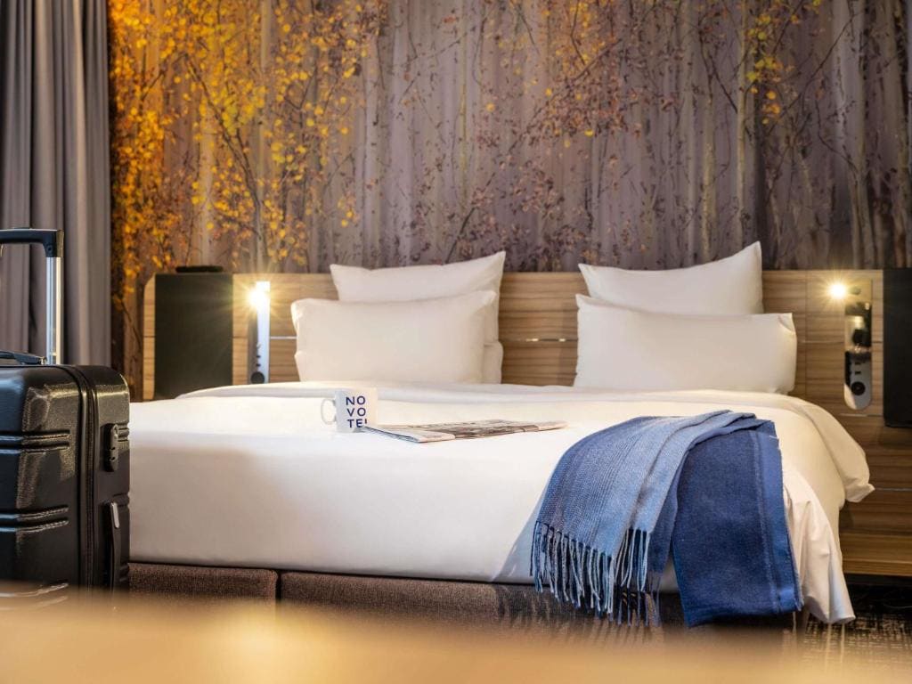 Standard Suite with Sofa room - Image 3