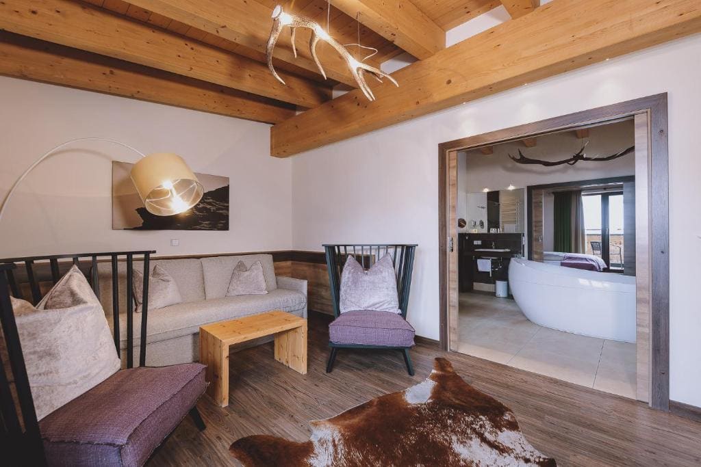 Suite with Spa Bath room - Image 1