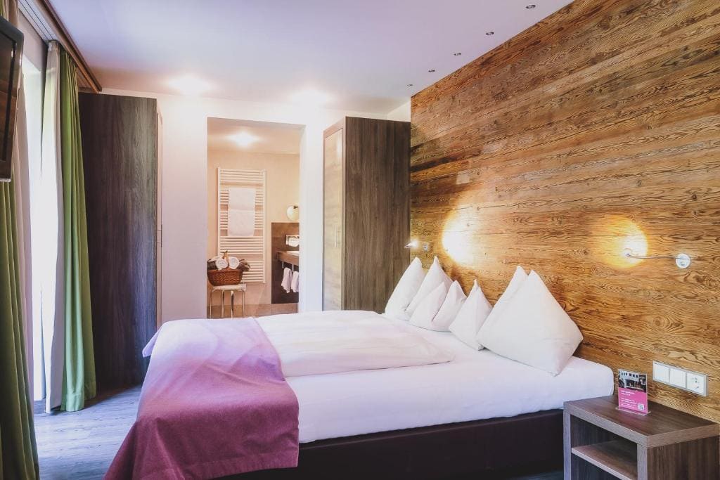 Standard Double or Twin Room room - Image 2