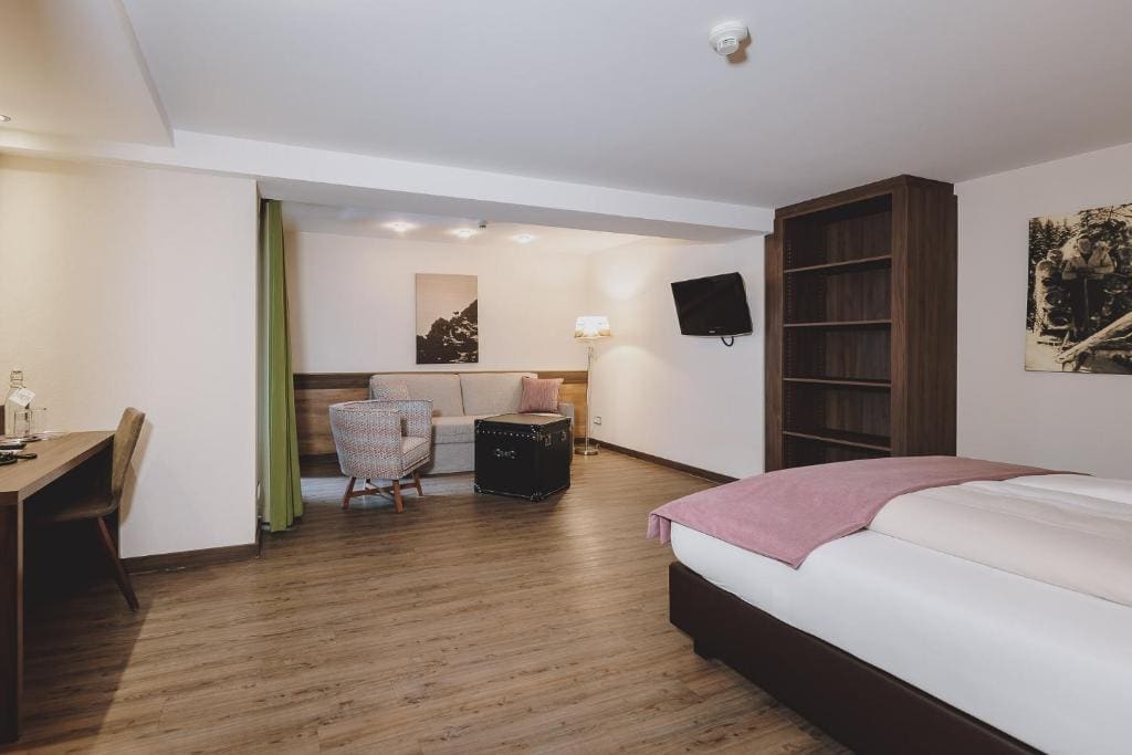 Superior Double or Twin Room room - Image 1