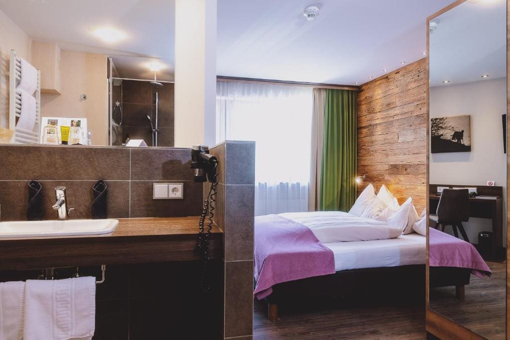 Standard Double or Twin Room room - Image 3