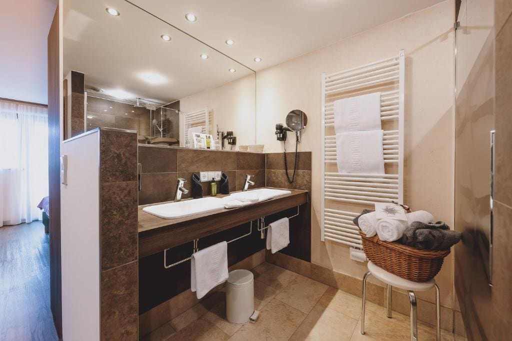 Comfort Double or Twin Room room - Image 3