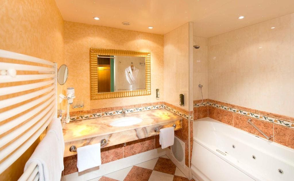 Superior Double Room room - Image 3