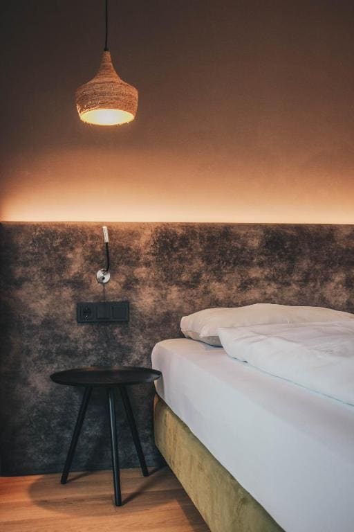 Deluxe Quadruple Room room - Image 1