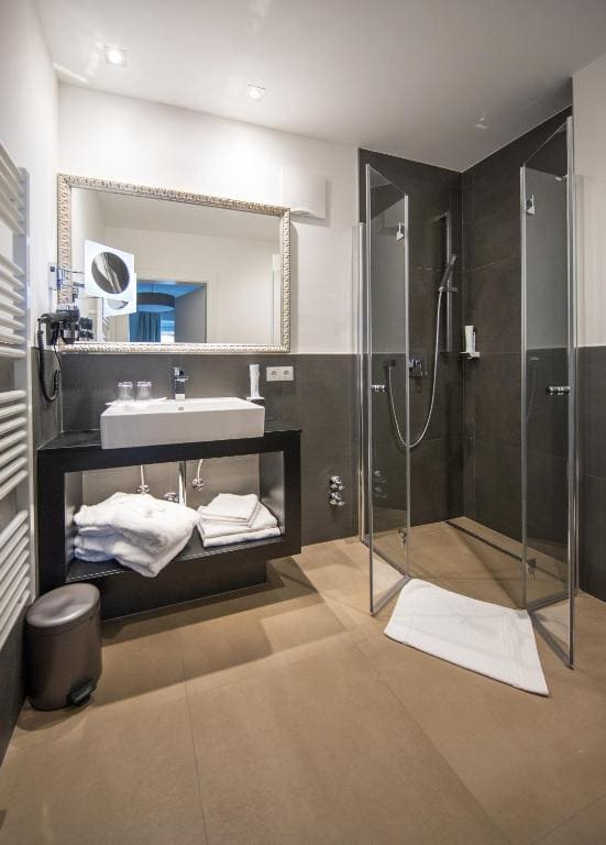 Design Double Room room - Image 3