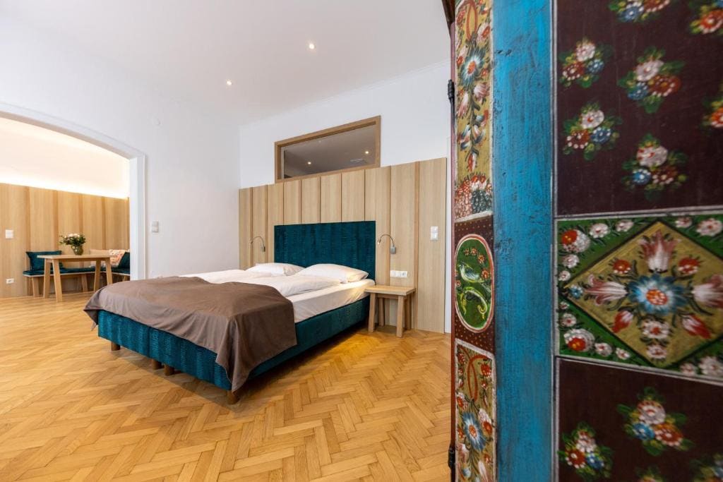 Deluxe Room room - Image 3
