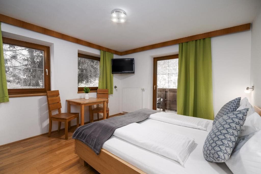 Apartment with Balcony room - Image 2
