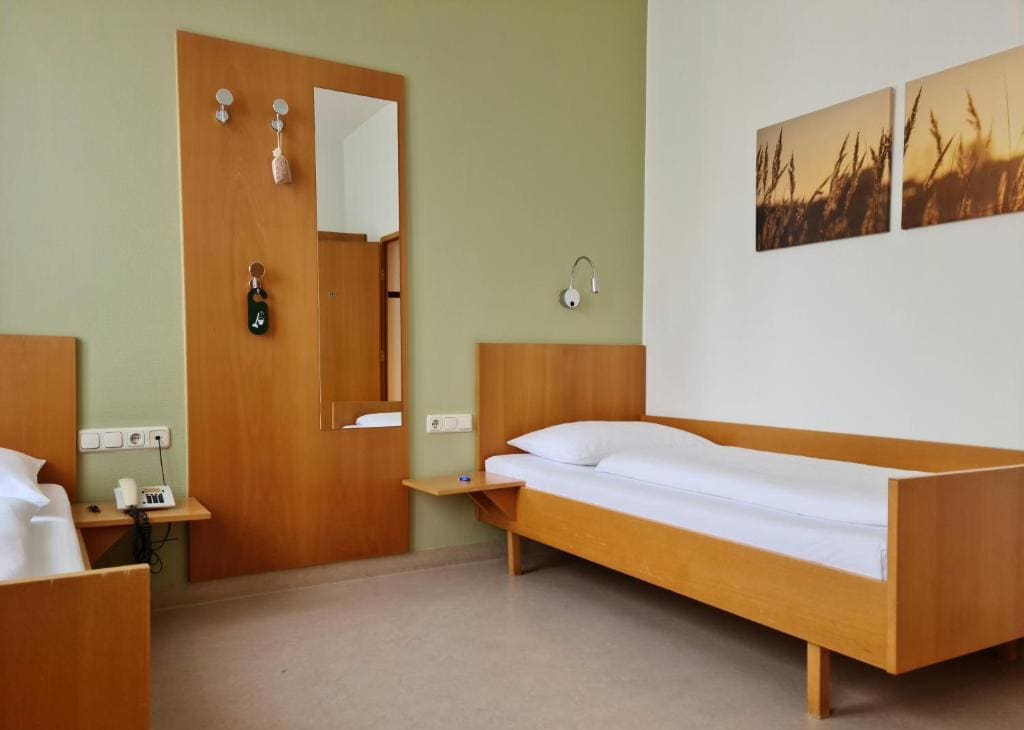 Twin Room - Disability Access room - Image 3