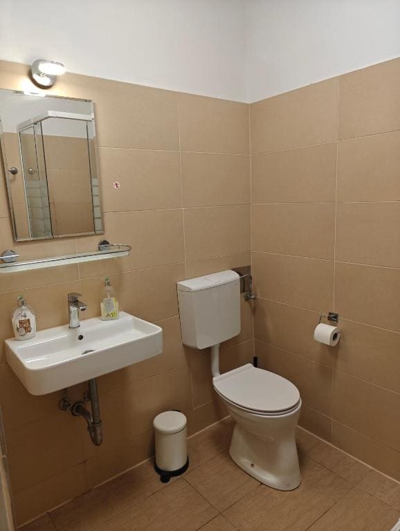 Family Room room - Image 1