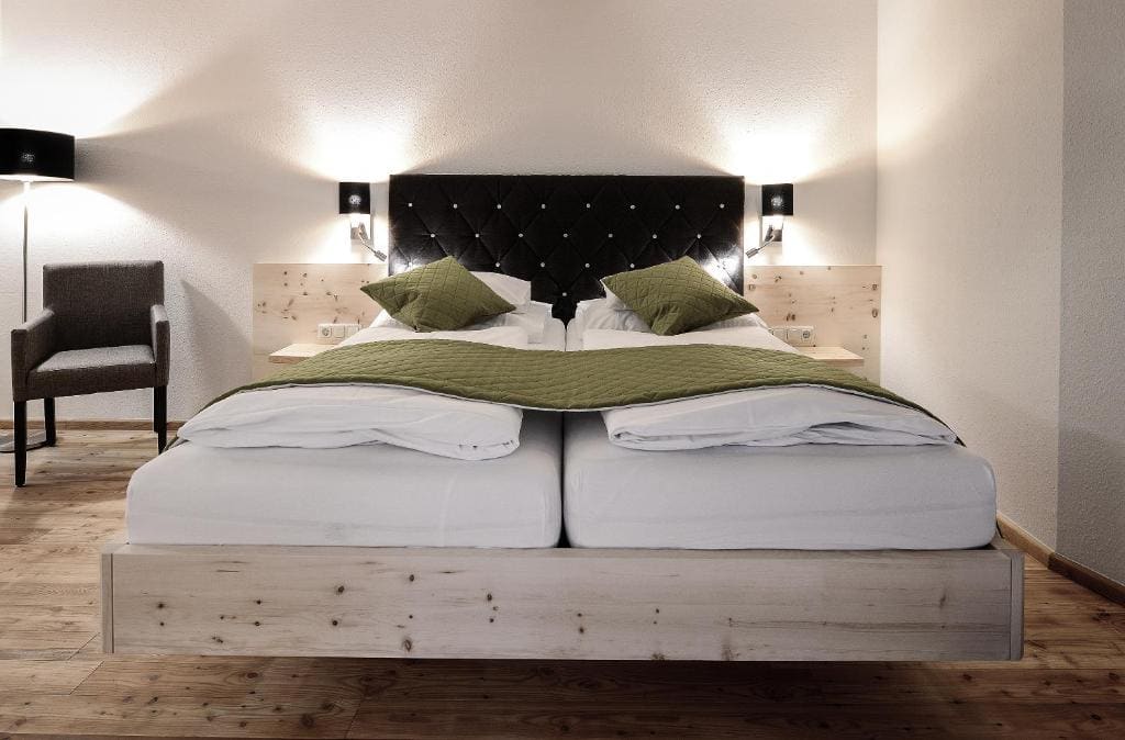 Double Room with Balcony room - Image 3
