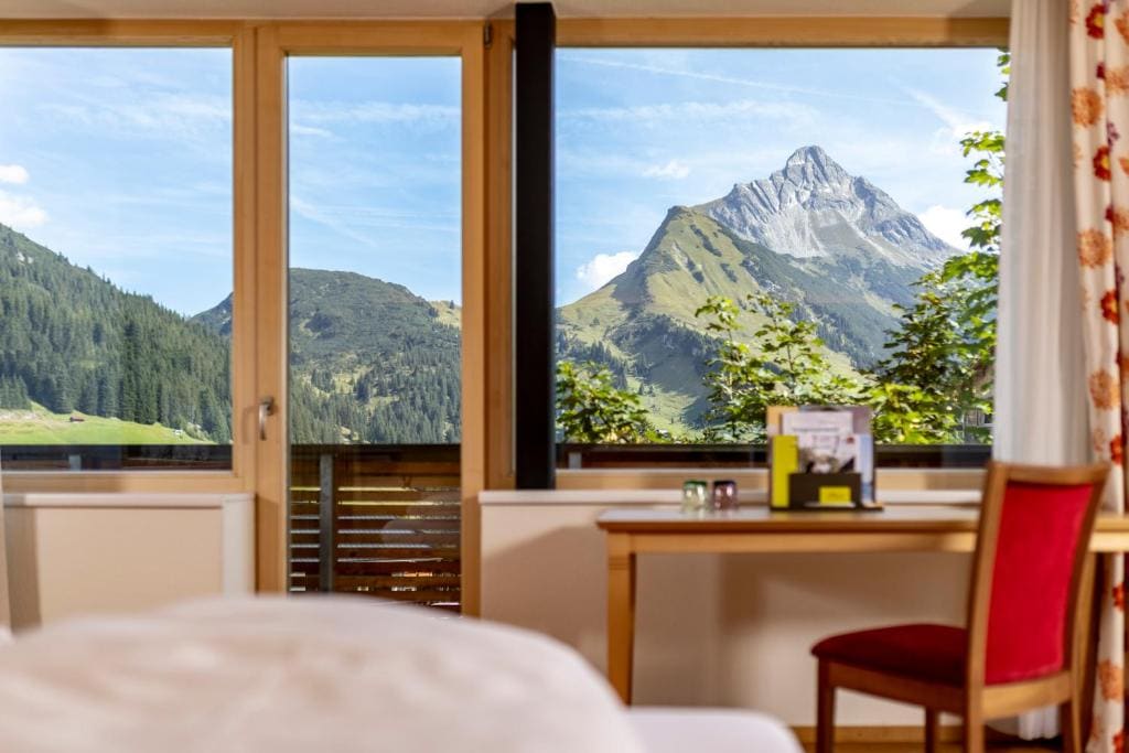Suite with Mountain View room - Image 2