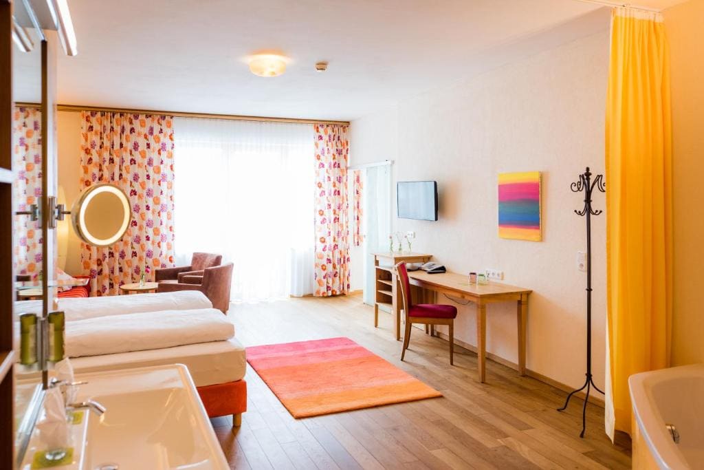 Suite with Balcony room - Image 3