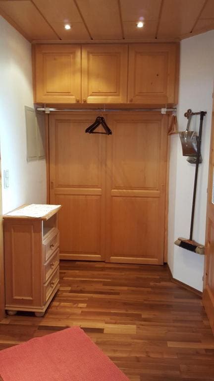 Apartment room - Image 1