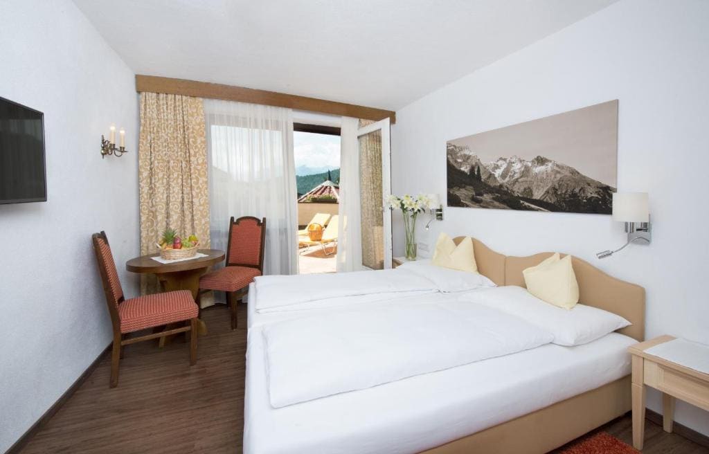 Double Room with Balcony or Terrace room - Image 2