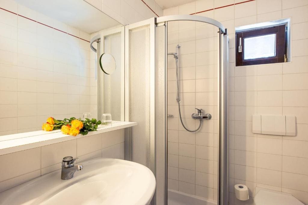 Double Room with Balcony or Terrace room - Image 3
