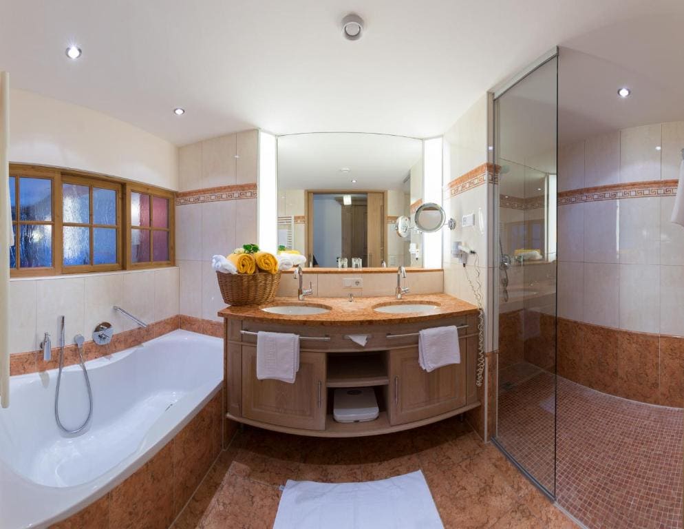 Royal Double Room room - Image 2