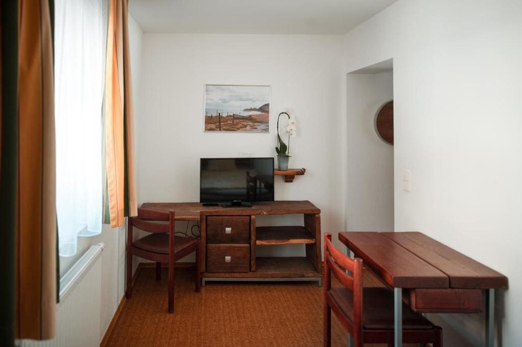 Apartment with Terrace room - Image 2
