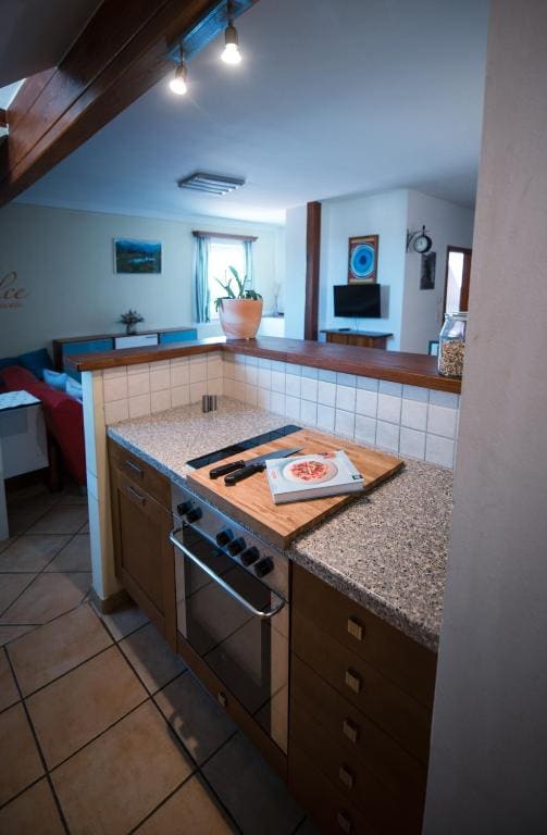 Apartment room - Image 2