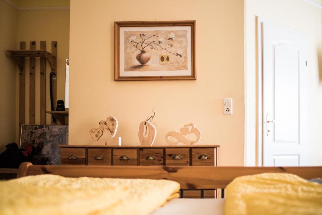 Family Room room - Image 1