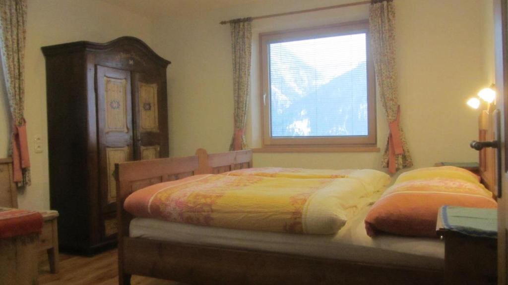 Three-Bedroom Chalet room - Image 2