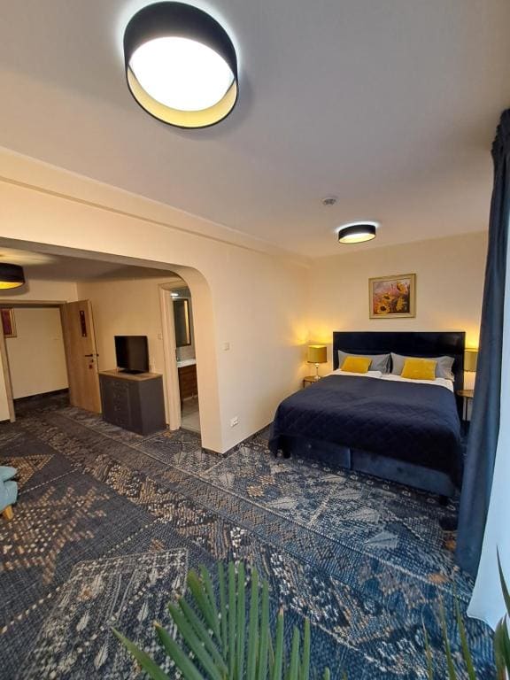 Deluxe Double Room with Balcony room - Image 2