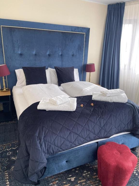 Deluxe Double Room with Balcony room - Image 3