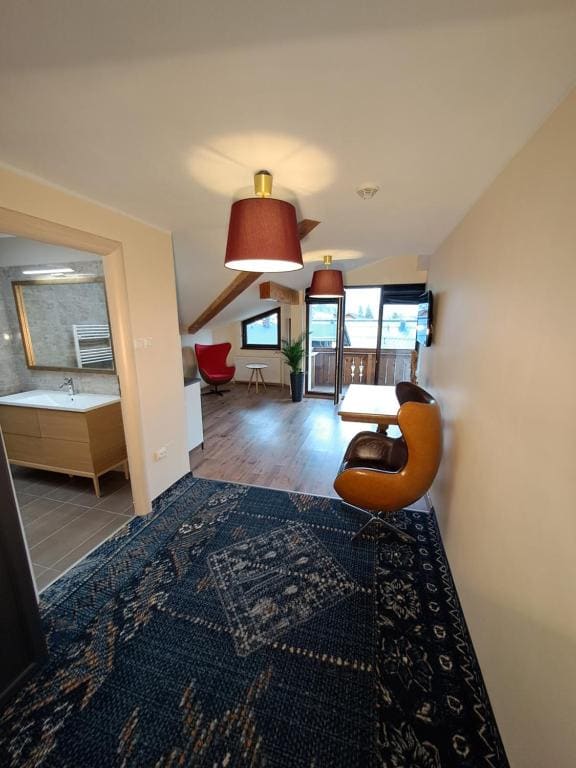 Executive Suite room - Image 1
