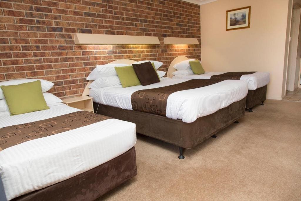 Family Room room - Image 2