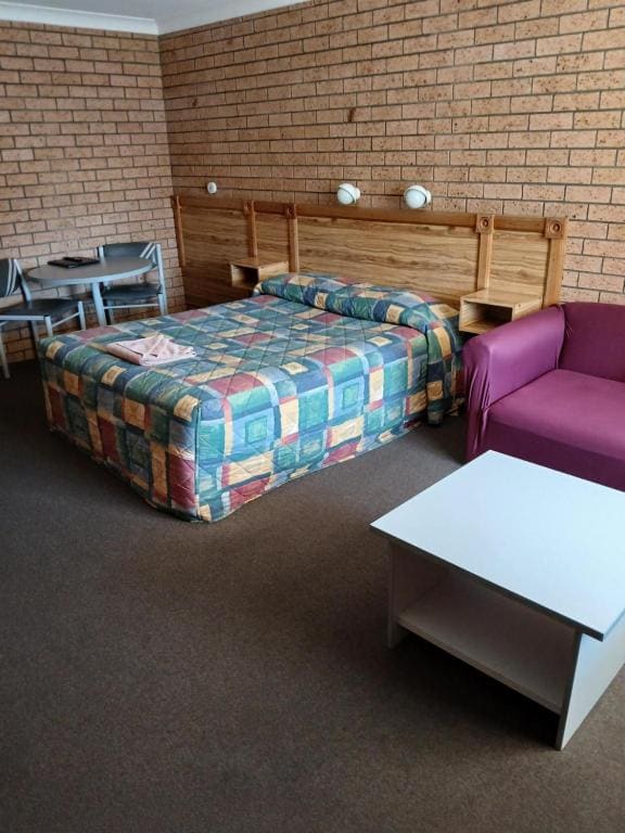 Deluxe Family Room room - Image 1