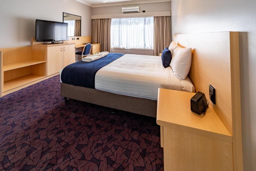 Deluxe Triple Room room - Image 2