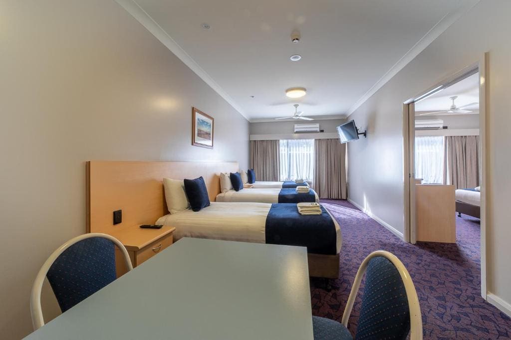Deluxe Triple Room room - Image 3