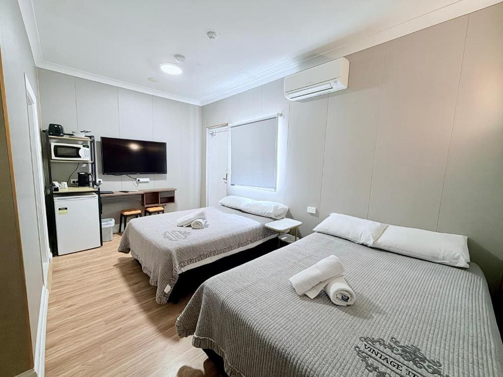 Double Room with Private Bathroom room - Image 1