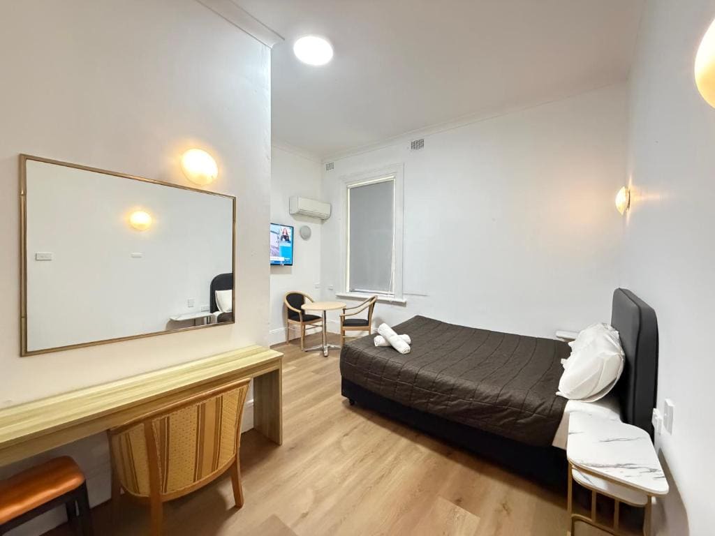 Budget Double Room room - Image 3