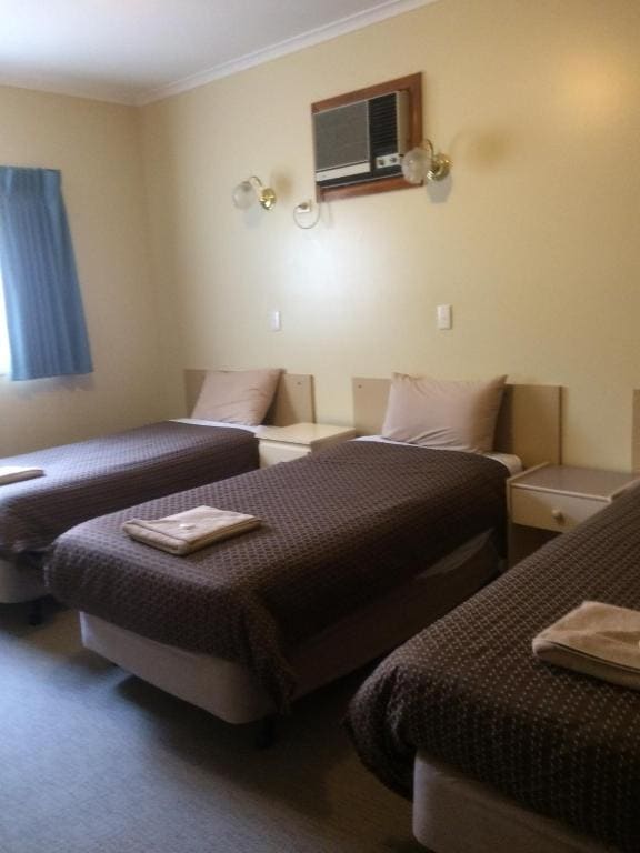 Superior Twin Room room - Image 2