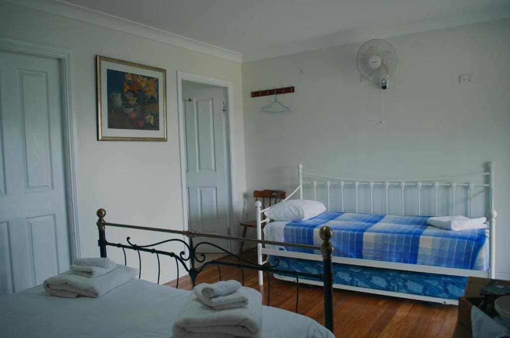 Family Room room - Image 3
