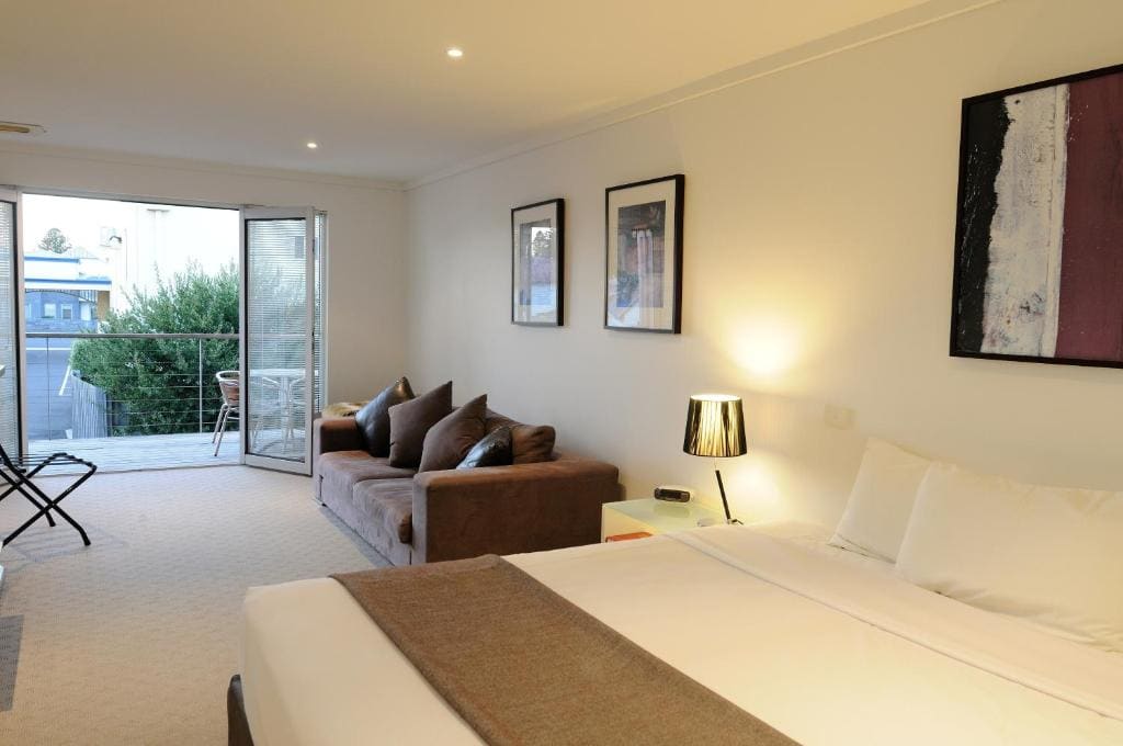 Loft Apartment room - Image 3