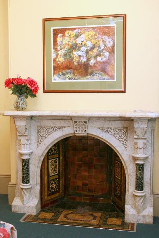 Heritage Queen Suite room - Image 1