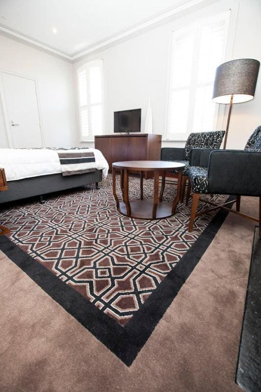 Luxury King Suite room - Image 3