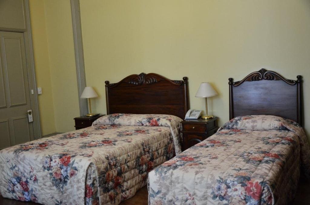 Twin Room with Garden View room - Image 1