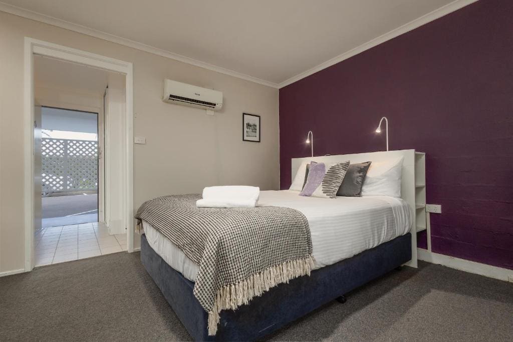 Executive Twin Room - Disability Access room - Image 3