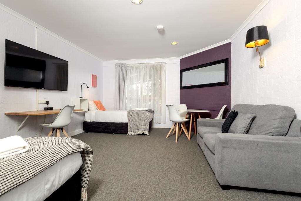 Premium Family Room with Spa Bath room - Image 2