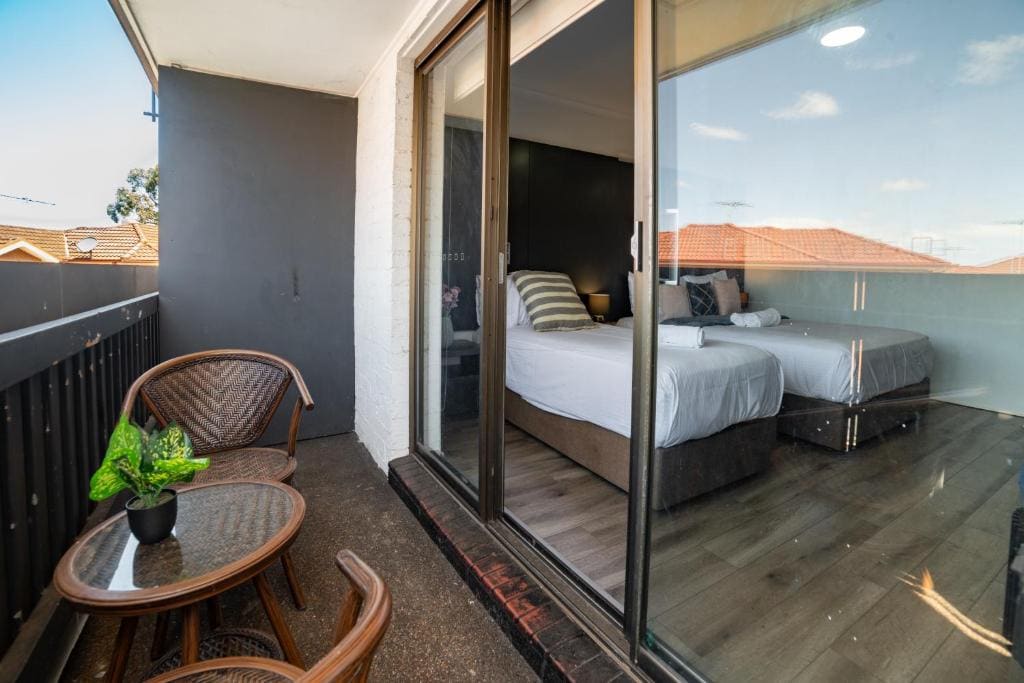 Deluxe Twin Room room - Image 2