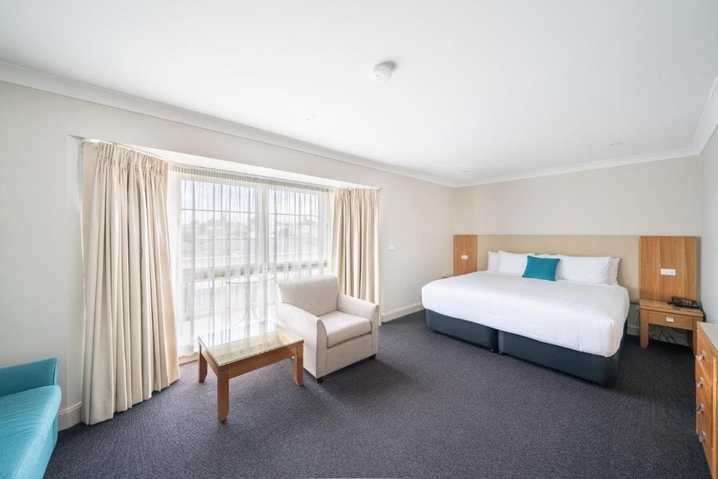 Executive One Bedroom Apartment with Spa room - Image 1