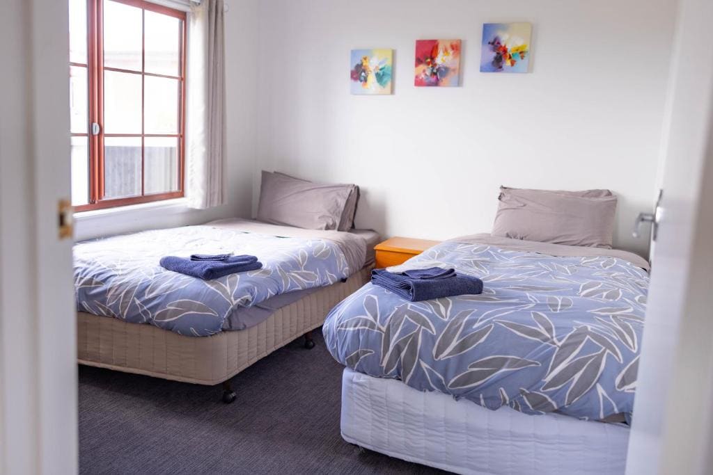 Family Room room - Image 3