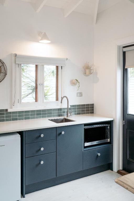 Mooloolaba Studio with Spa Bath room - Image 2
