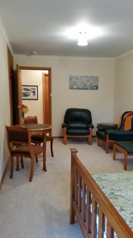 Deluxe Queen Suite room - Image 1