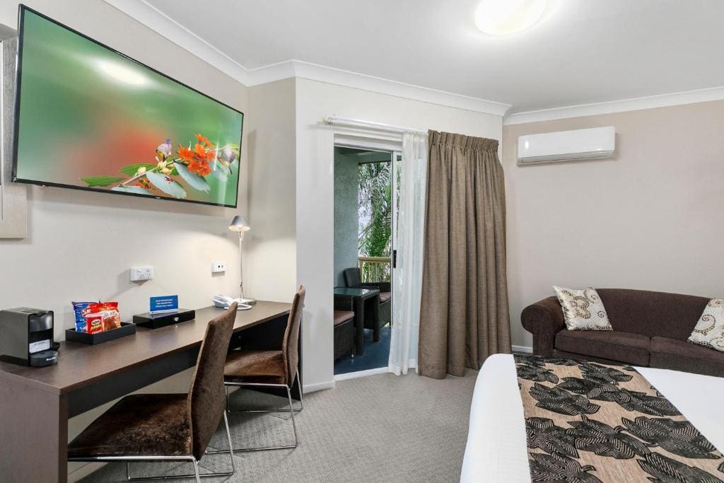 Deluxe King Room room - Image 3