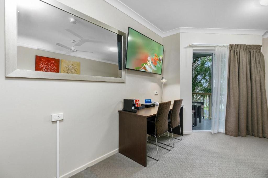 Deluxe King Room room - Image 1
