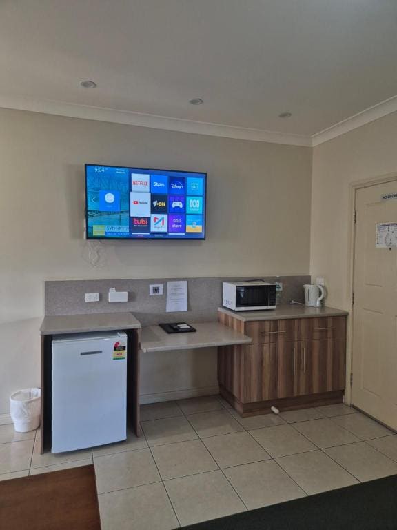 Deluxe Queen room - Image 1