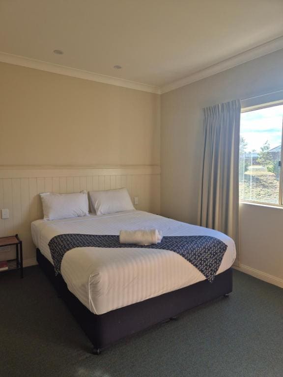Deluxe Queen room - Image 2